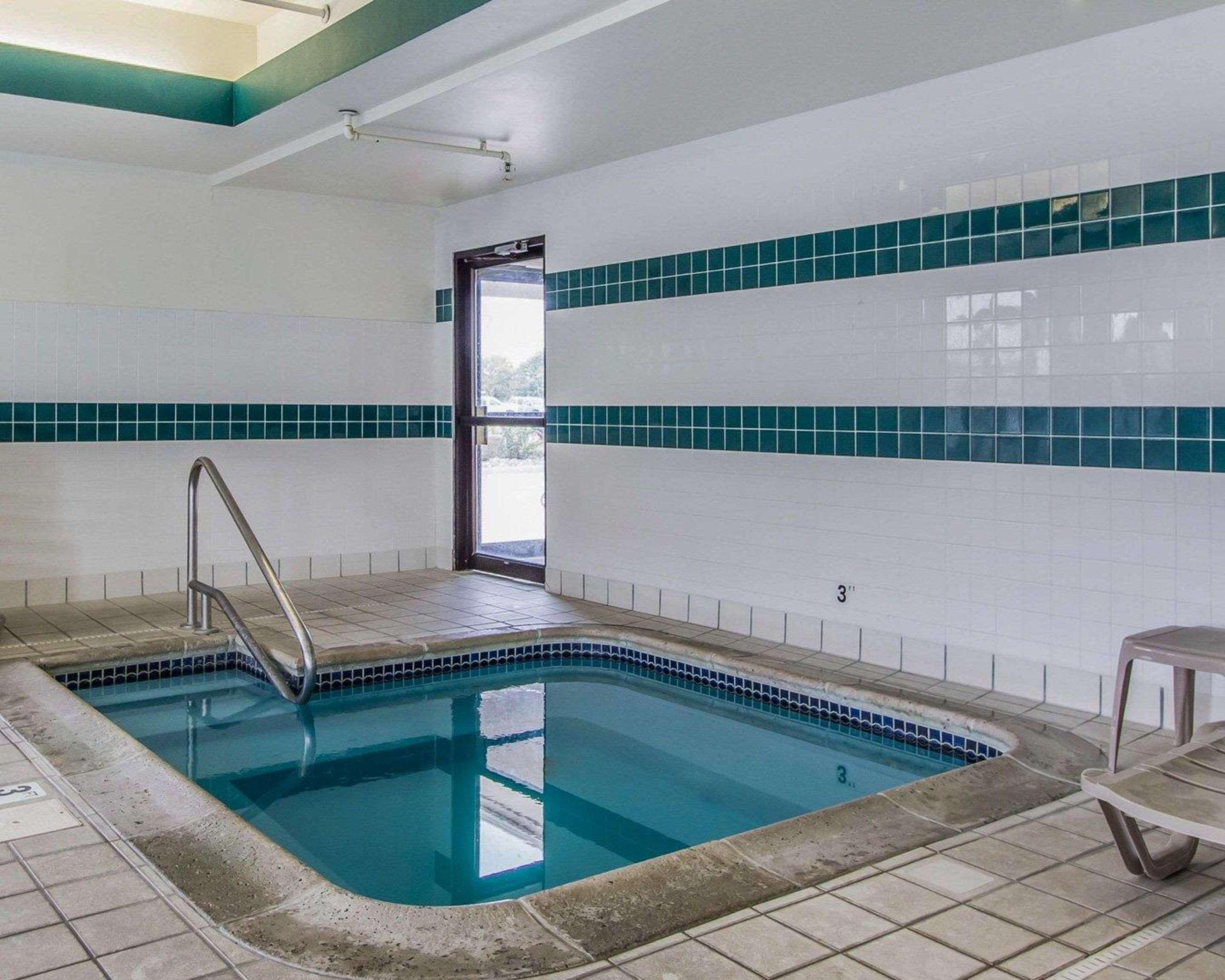 Rodeway Inn Fremont Exteriér fotografie